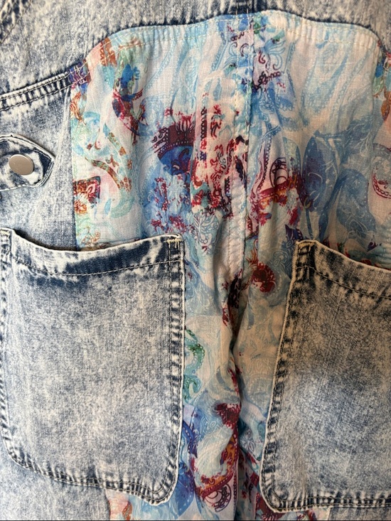 POL Acid Wash Denim Wide-Leg Overalls with Blue Floral Panel - Picture 9 of 9